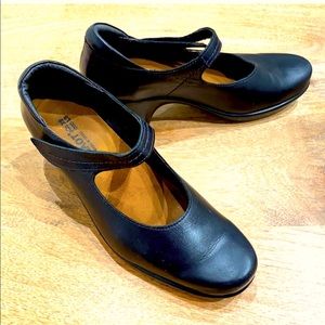 NAOT Mary Jane clog/pump size 39 - 8.5